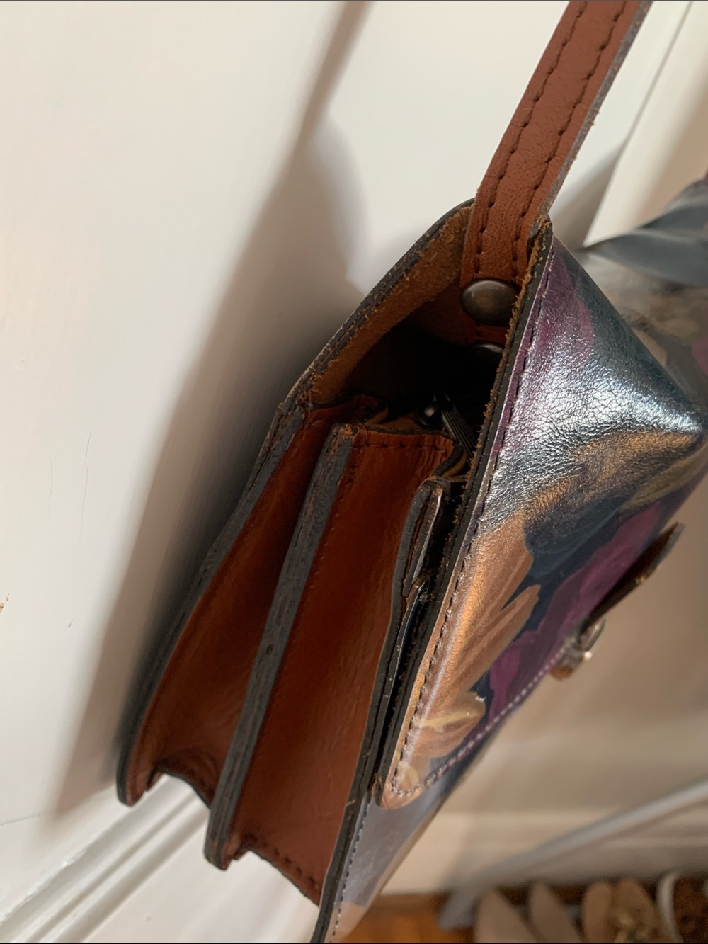 Women's Floral Leather Crossbody Bag in Multicolor - Picture 7 of 9